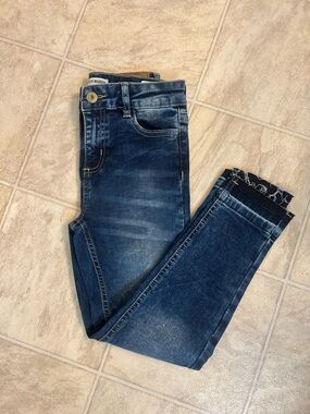 Steve Madden Girls 8 Dark Wash Skinny Jeans with Frayed Hem Detail